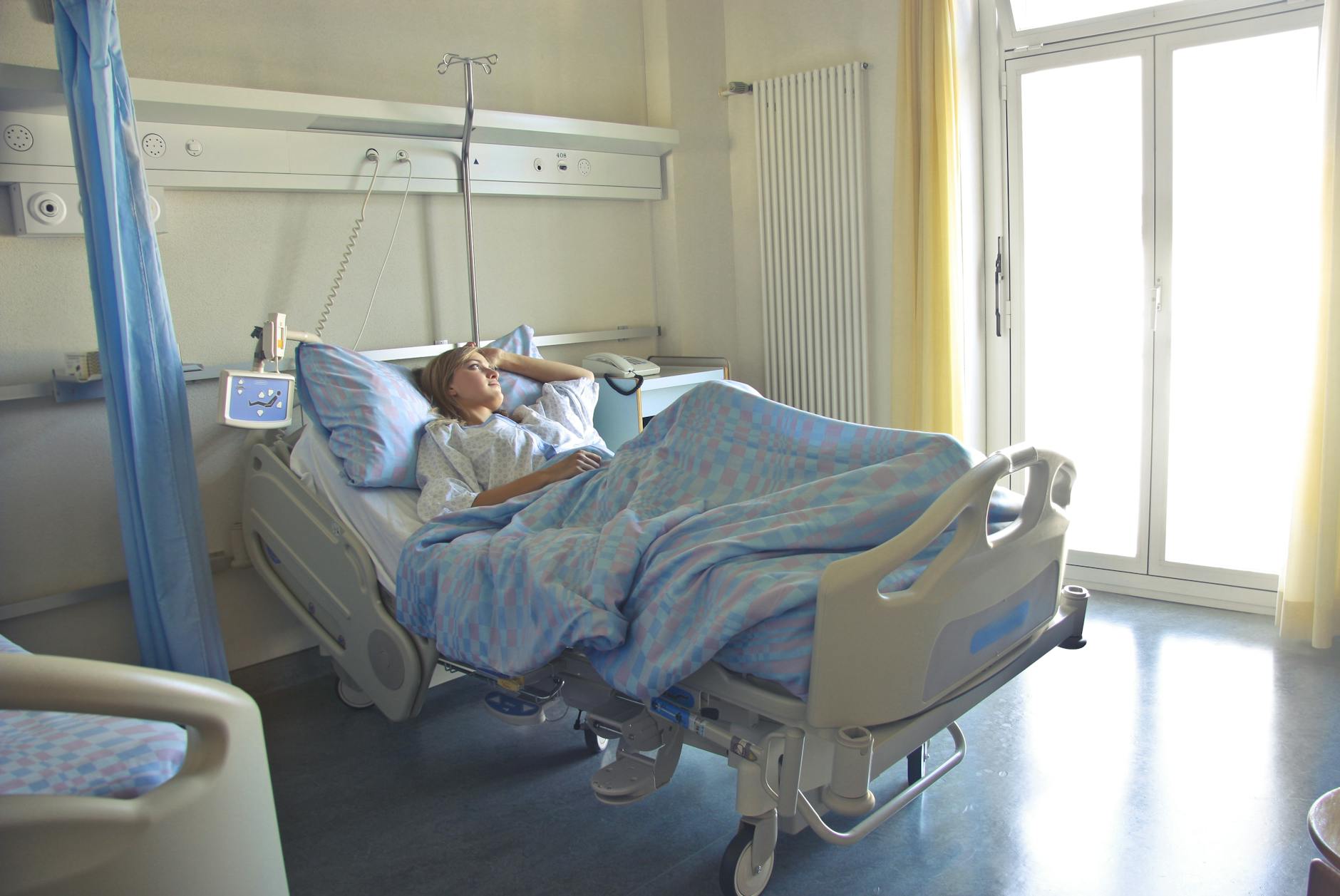 Traveling Alone for Surgery: Solo Medical Tourism Tips - Professional photo for Traveling Alone for Surgery: Solo Medical Tourism Tips